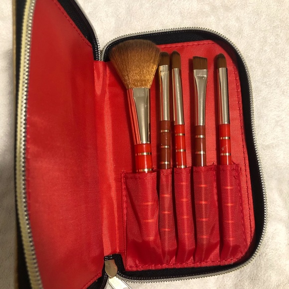 Cute Makeup Brush Set by Nicole Miller ♥️ - Picture 2 of 3